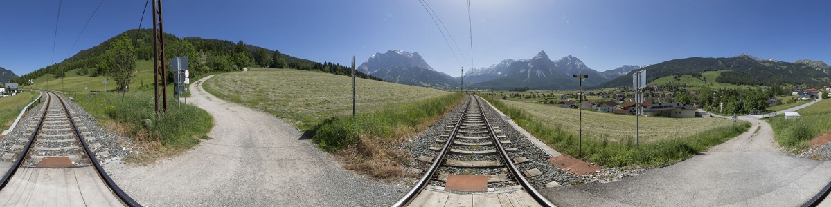 Bahnübergang in Lermoos